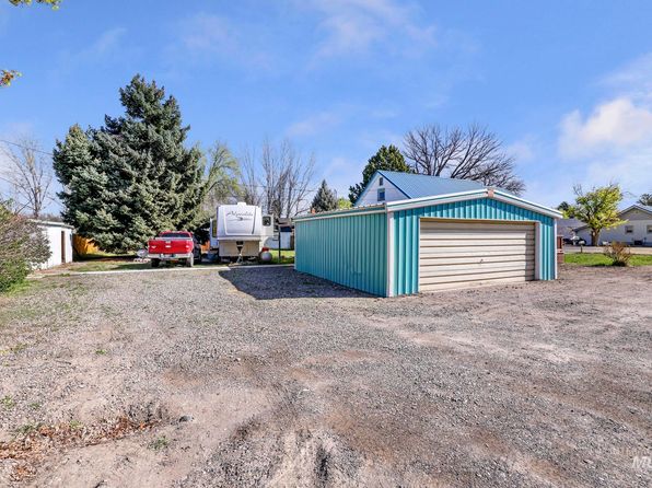 1141 Idaho St, Gooding, ID 83330