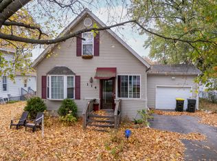 114 N Stott St, Genoa, IL 60135