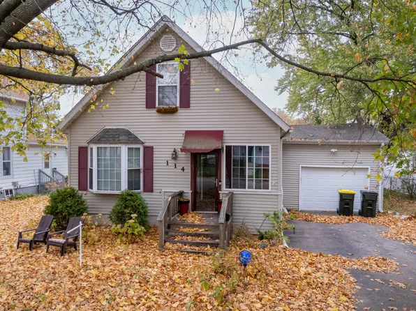 114 N Stott St, Genoa, IL 60135