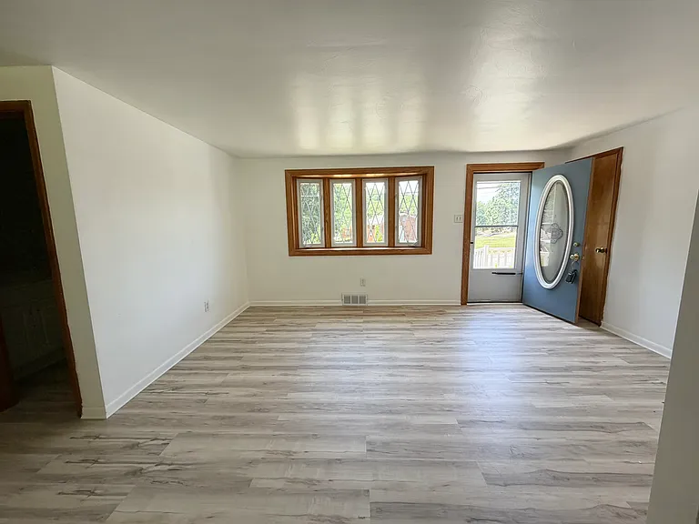 173 Connie Dr — Photo 5
