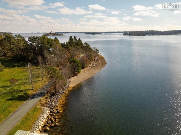 Hirtle Cove Rd, Lunenburg, NS B0J 2E0