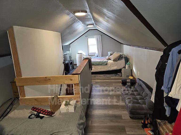 1160 NE Lake St — Photo 17