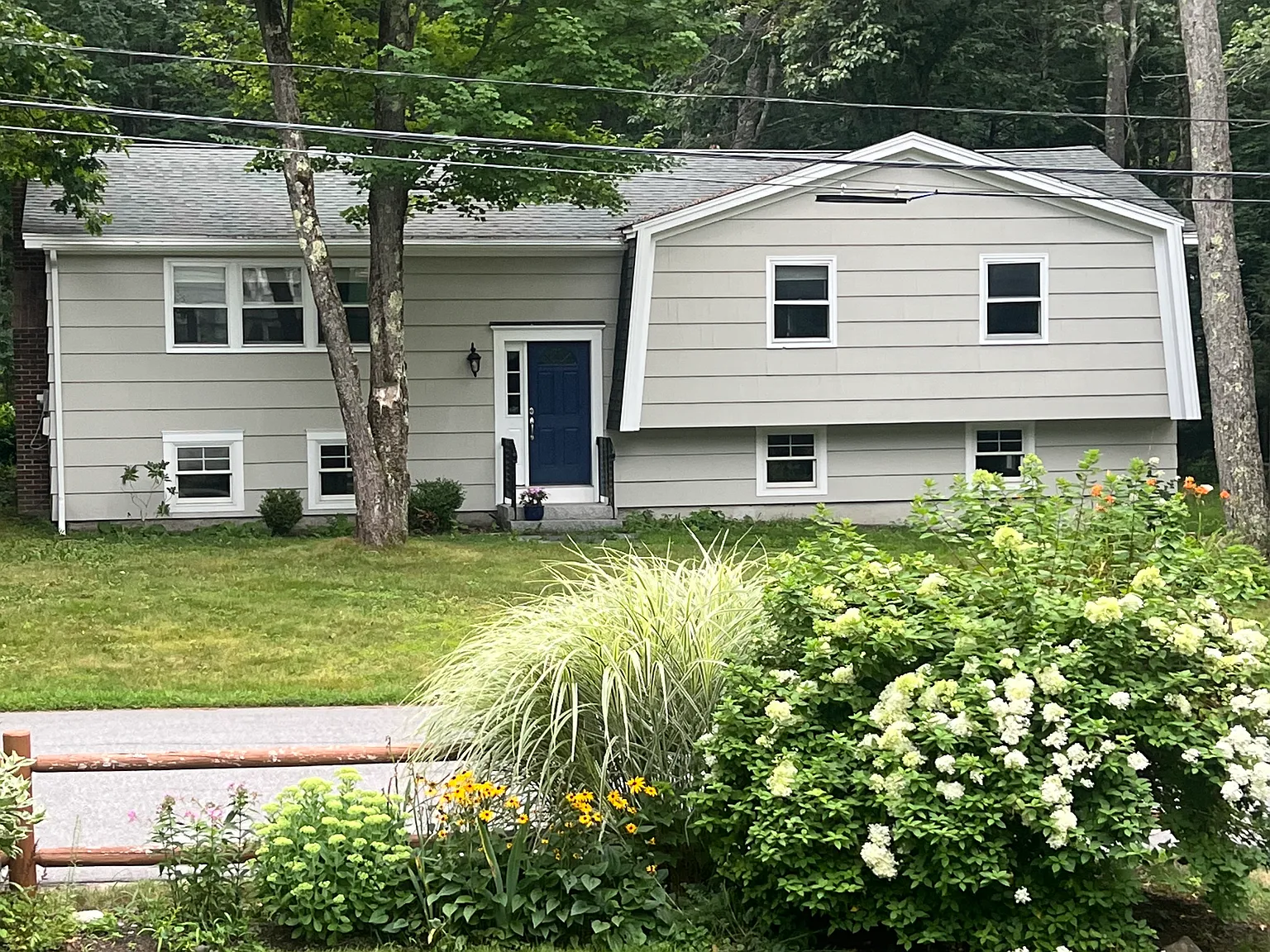 3 bed, 1304 sqft, $3,300 — Photo 1