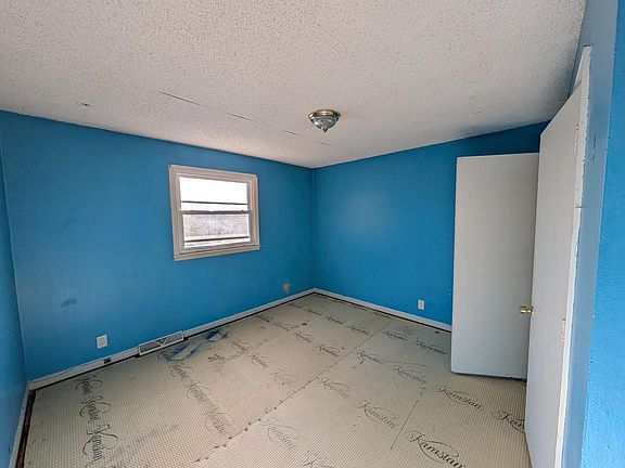 4th image of 300 Tyne Blvd