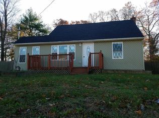 90 Adams St E, East Islip, NY 11730
