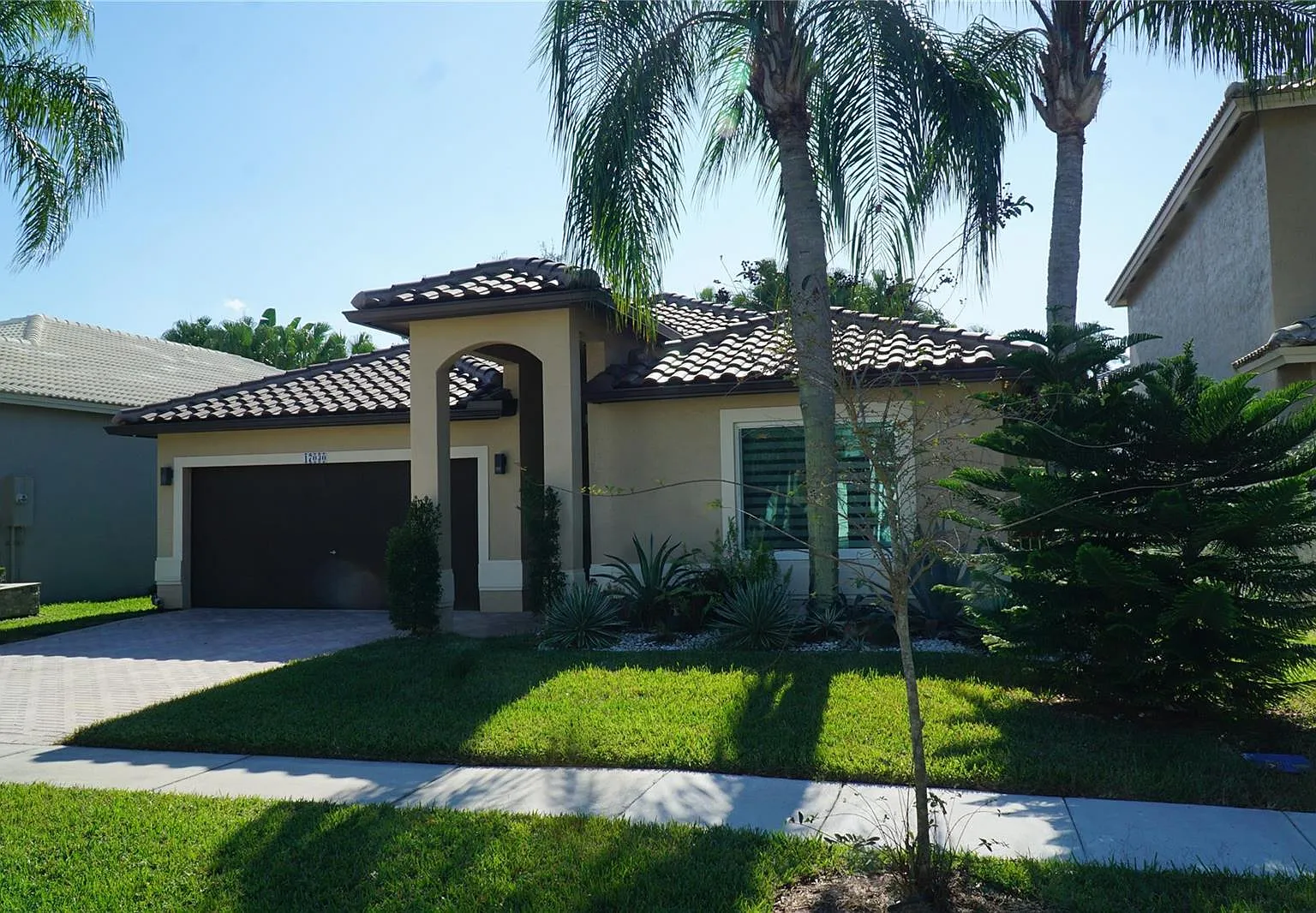 3 bed, 1873 sqft, $4,500 — Photo 2