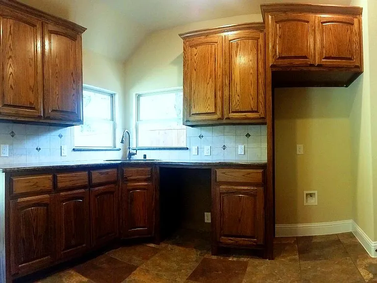 2675 Roger Williams Dr — Photo 8