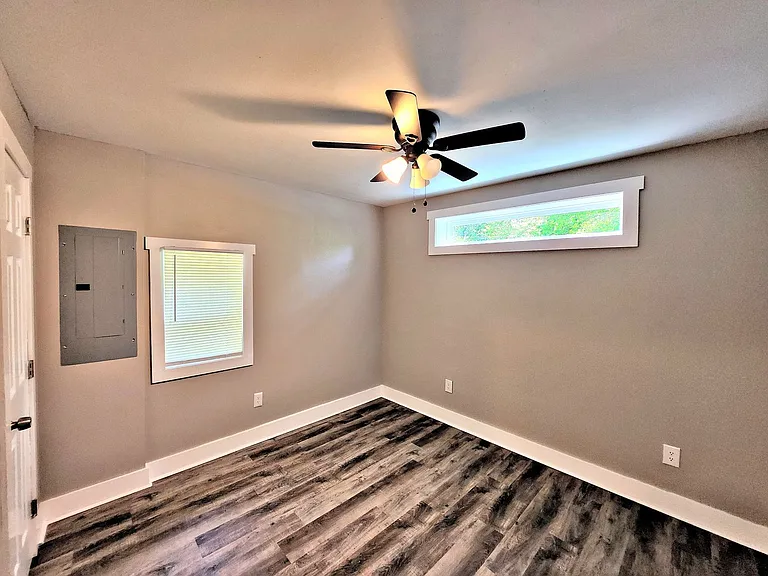 3310 Wildwood Dr SE — Photo 6
