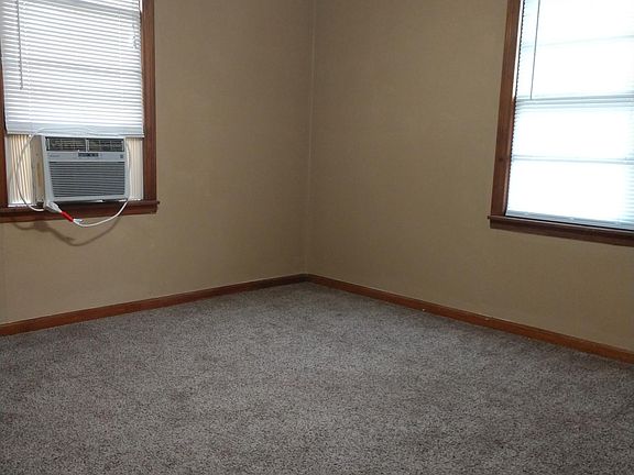 5th image of 224 E Republic Ave