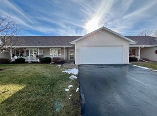 104 Queens Way, Fond Du Lac, WI 54935