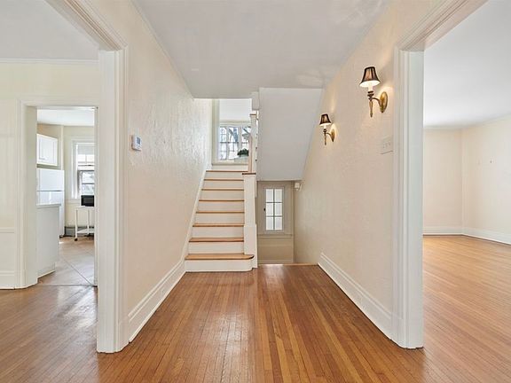 2nd image of 4208 Parkman Ave Room 1