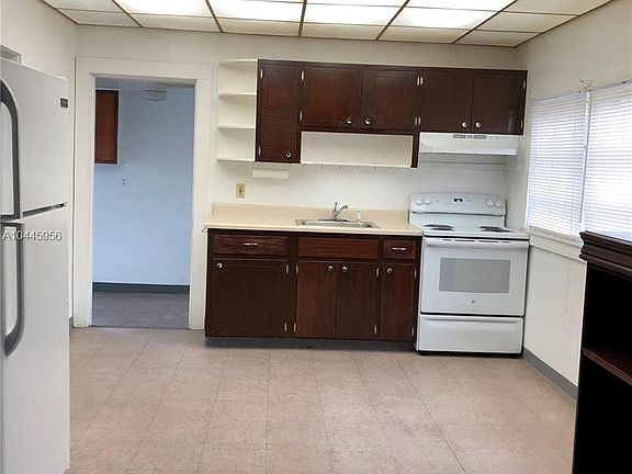 5th image of 2112 Roosevelt St #0