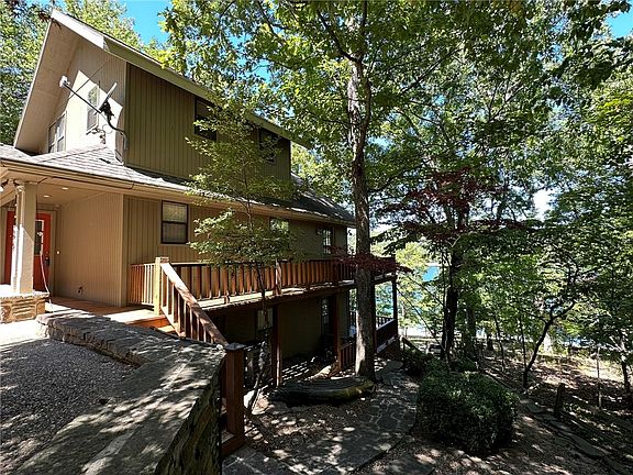 2nd image of 11824 White Oak Dr