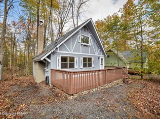 130 Oswayo Dr, Pocono Lake, PA