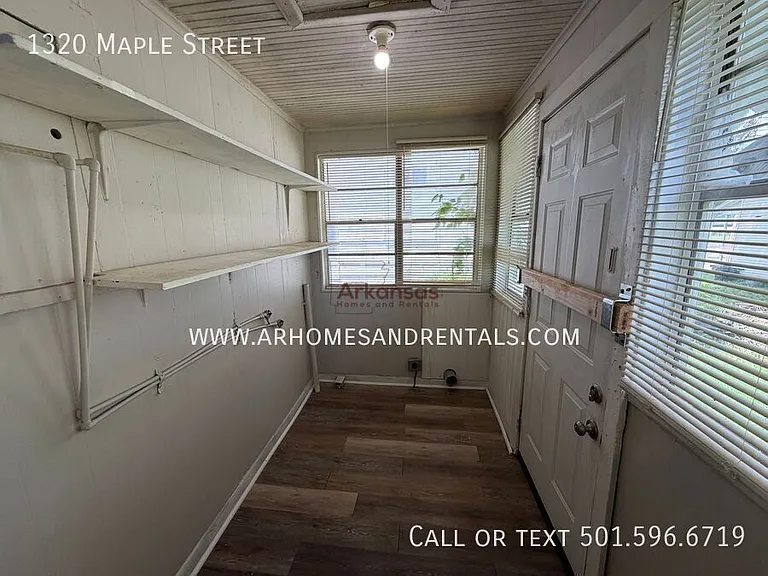 1320 Maple St — Photo 9