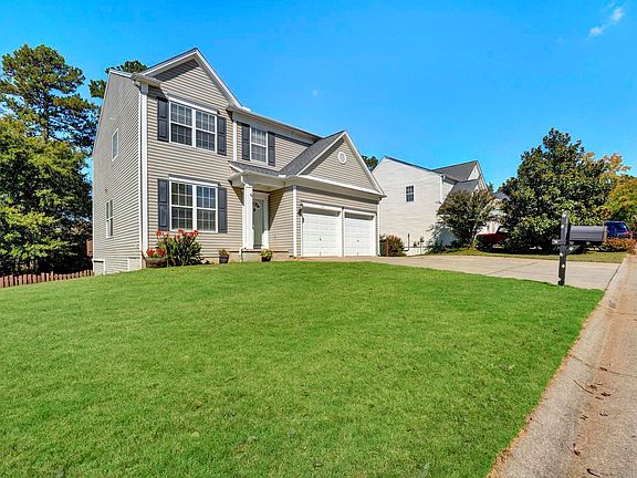 2nd image of 6 Cog Hill Dr
