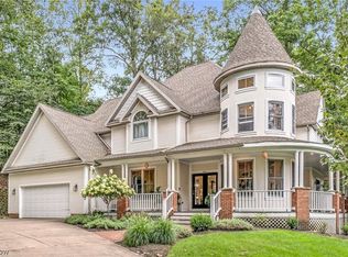 8851 Spring Valley Dr, Broadview Heights, OH