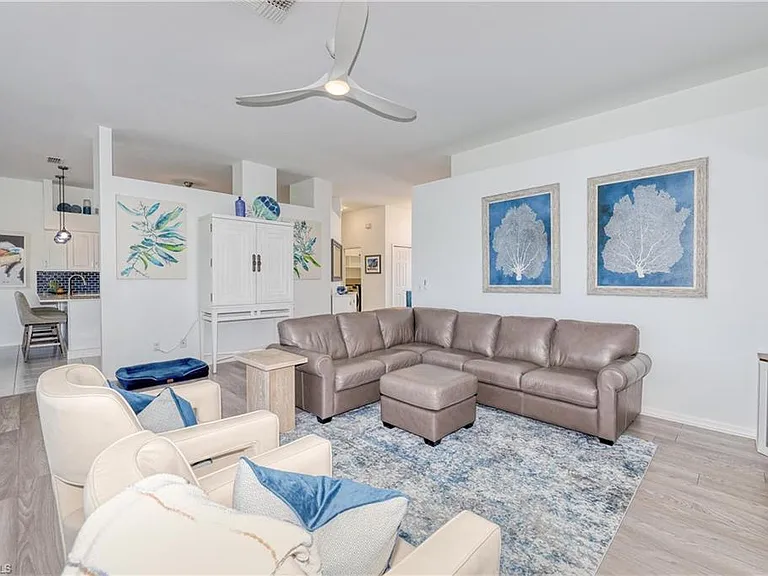 22589 Island Lakes Dr — Photo 9