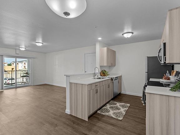 3rd image of 355 Bradley Blvd #B229
