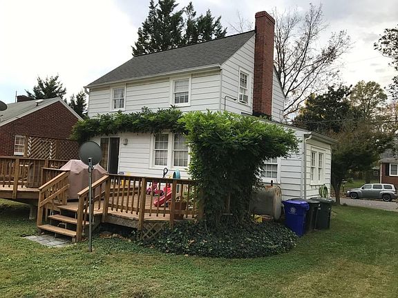 Spacious Deck Area to Enjoy