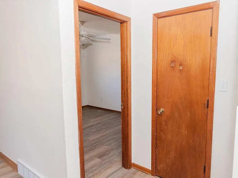 419 E Watrous Ave — Photo 20