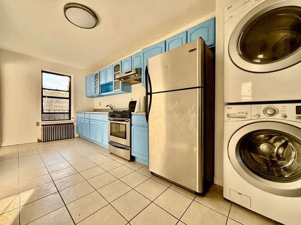 622 President Street image 1 of 8