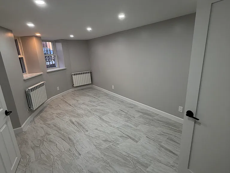6111 Palmetto St #1L — Photo 4