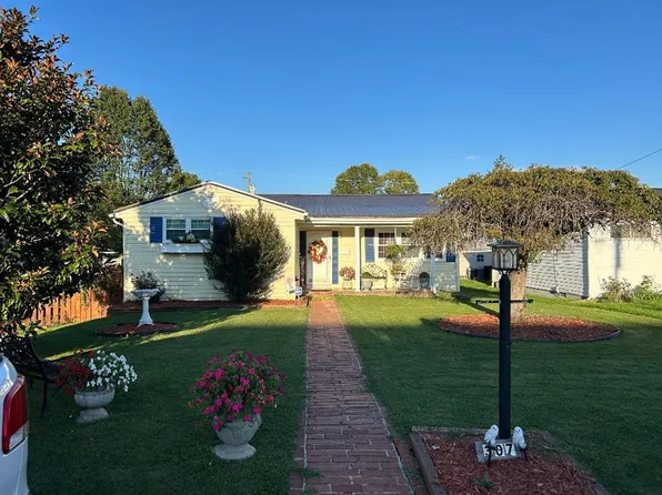 307 Tazewell Ave, Richlands, VA 24641