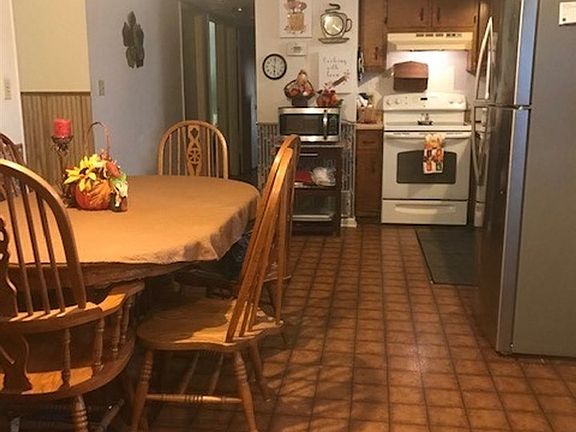 4th image of 333 Countrywood Pl
