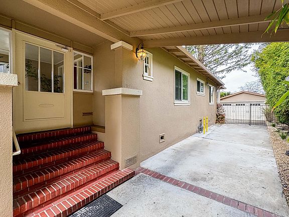 4th image of 1324 Paloma Ave