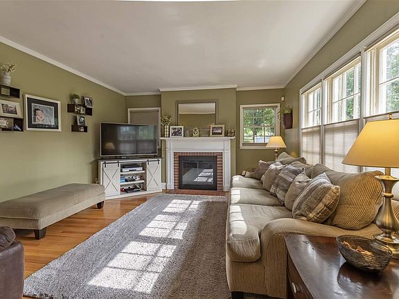 3rd image of 306 James Ave
