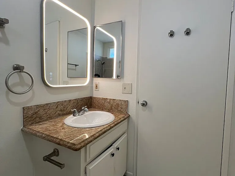 1001 Orange Grove Ave — Photo 6