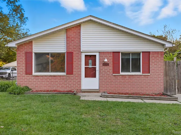 9404 Princess St, Taylor, MI 48180