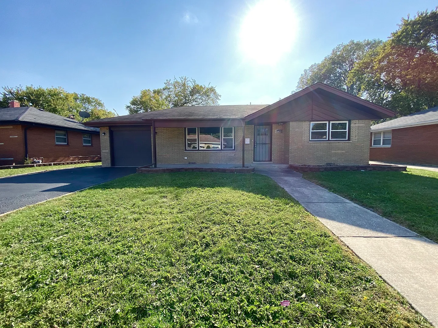 16652 Thornton Ave photo 1
