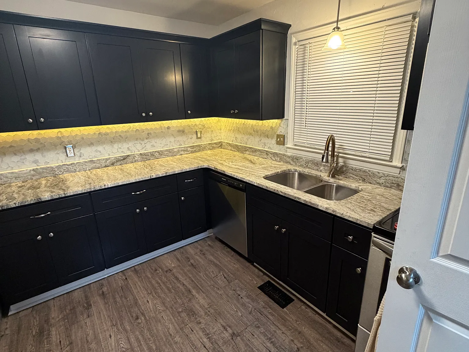 3 bed, 1248 sqft, $1,700 — Photo 4