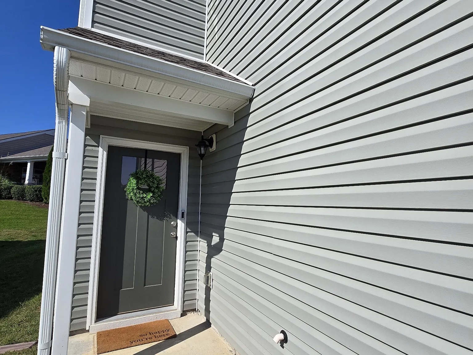 3 bed, 2.5 bath, 1600 sqft, $2,100 — Photo 4