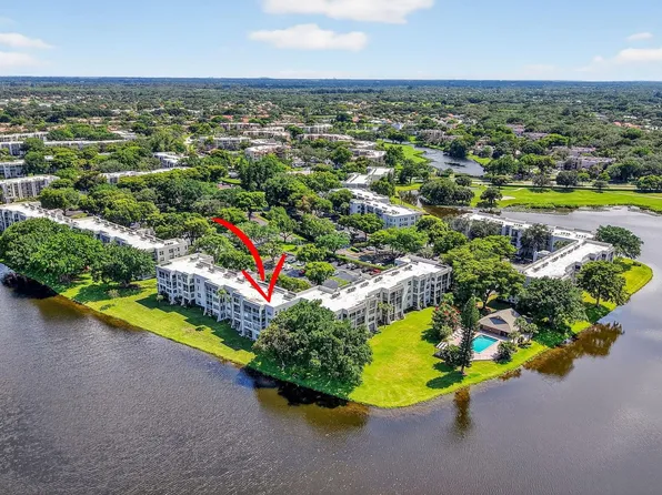 9440 Poinciana Place #401, Davie, FL 33324