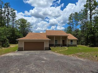 200 Hour Glass Cir, Hawthorne, FL 32640
