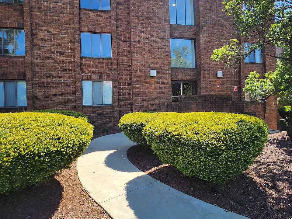 1st image of 37 Academy Ave APT 16