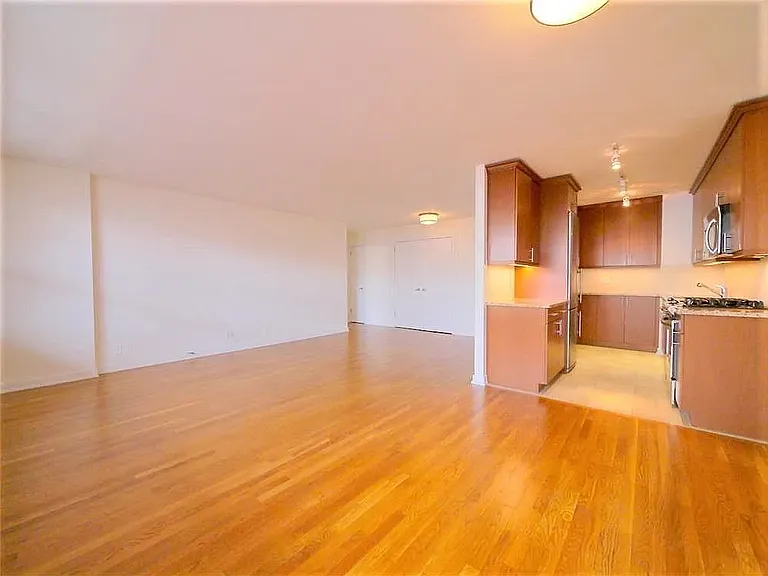 765 Amsterdam Ave #15F — Photo 6