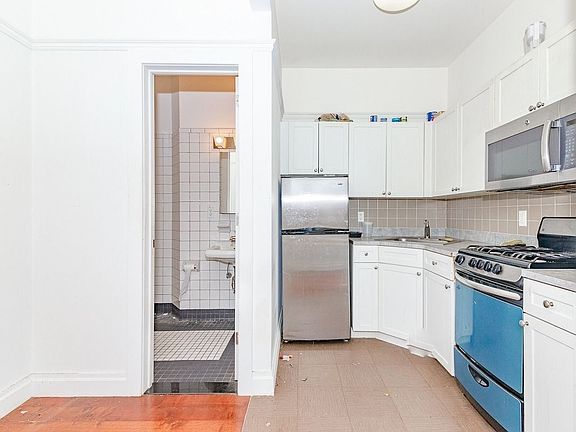 2nd image of 290 Harman St #Lf3