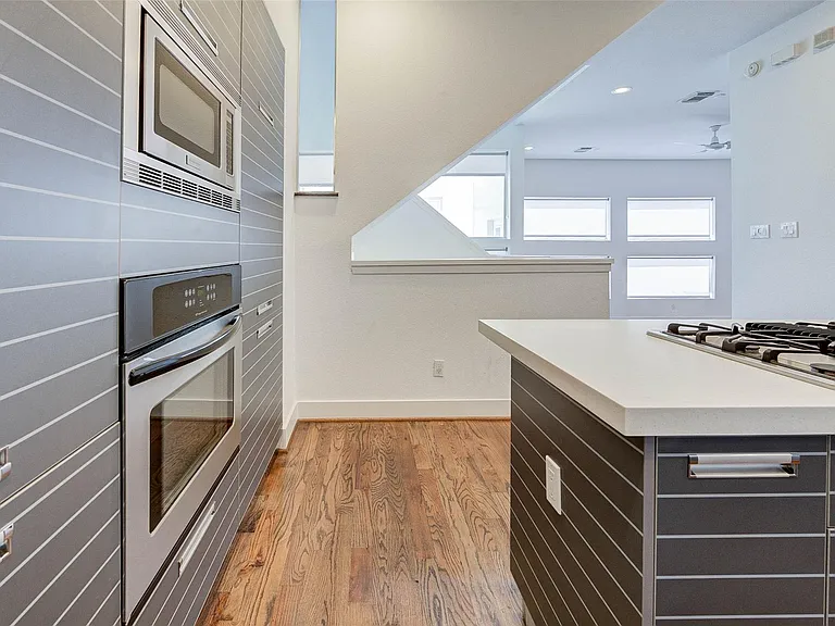 1515 Crockett St — Photo 7