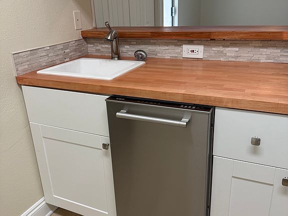 405 Marshall Ct #3 - Kitchen View 2_05012025