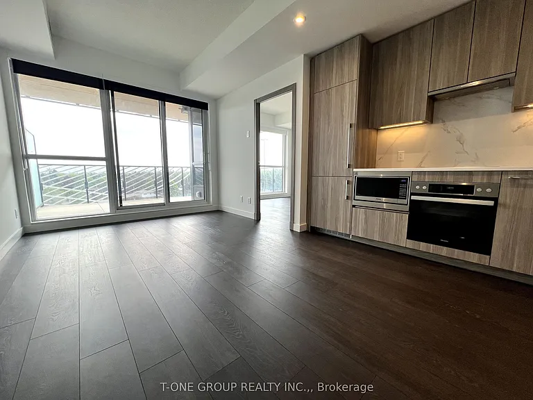 25 McMahon Dr #905 — Photo 2
