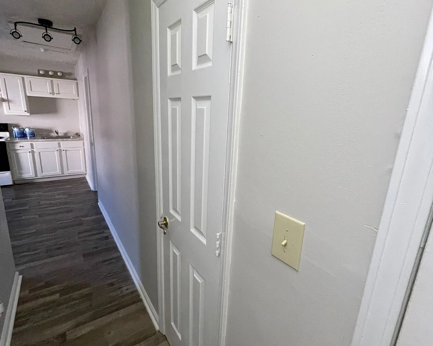1 bed, 420 sqft, $890 — Photo 2