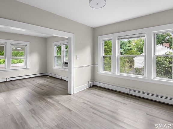 5th image of 19 Maple Ave N #2