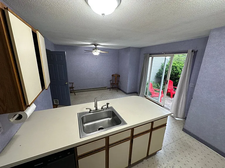 1 Salem Pl — Photo 4