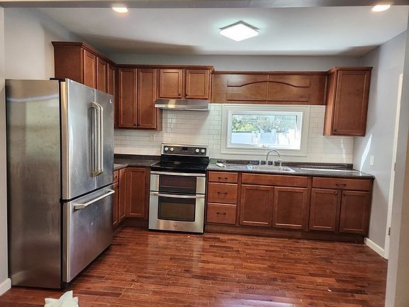 2nd image of 345 Purchase St