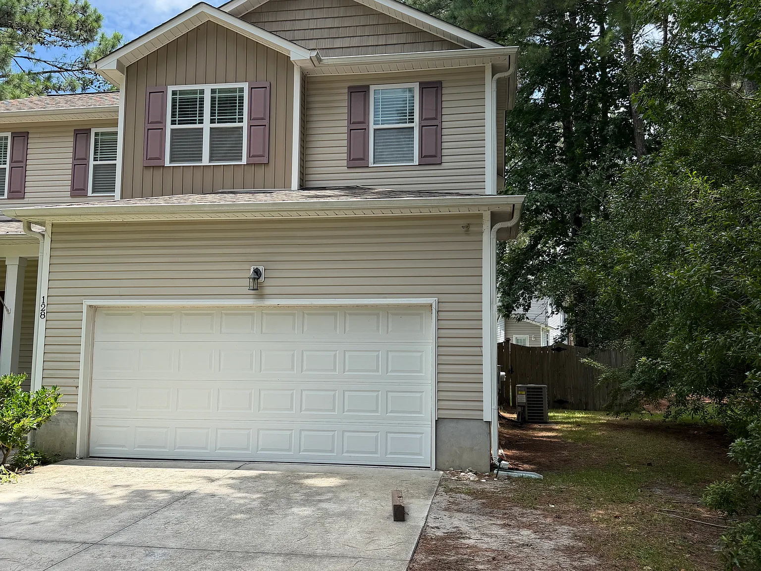 3 bed, 2.5 bath, 1750 sqft, $1,950 — Photo 2