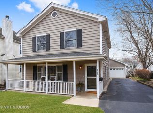 726 Highland Ave, Barrington, IL